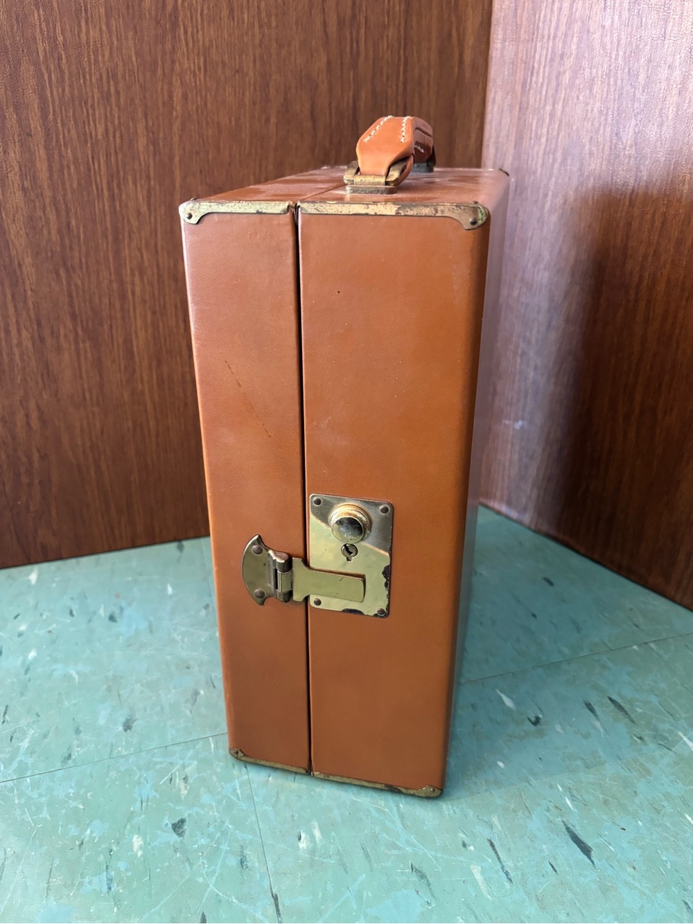 Vintage travelling bar case suitcase 1940’s bar accessories - Picture 2 of 13